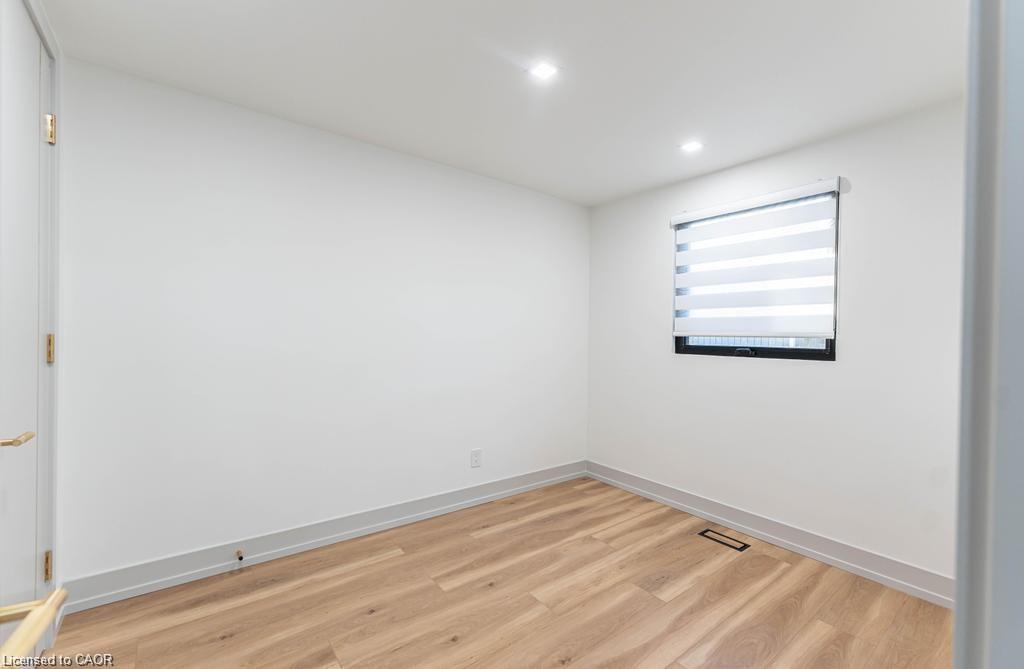 174 Roxborough Avenue Property Photo 13