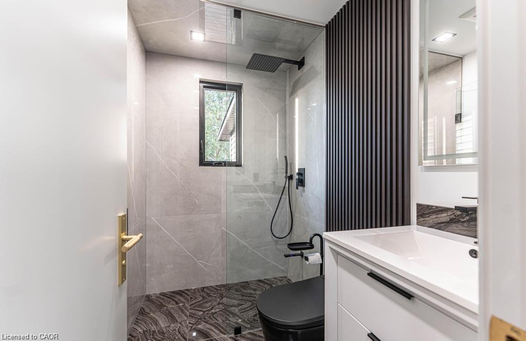 174 Roxborough Avenue Property Photo 14