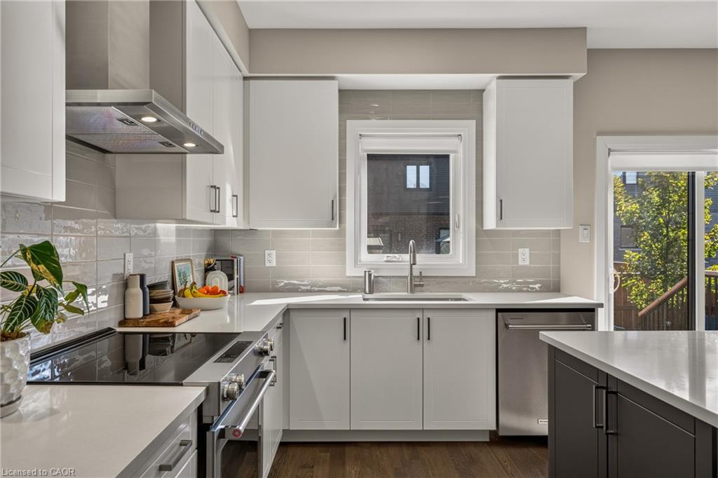 226 Midland Place Property Photo 10