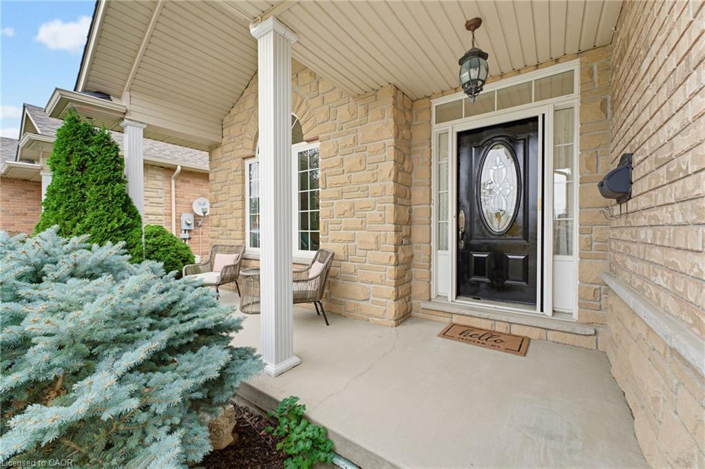 39 Oak Crescent Property Photo 4