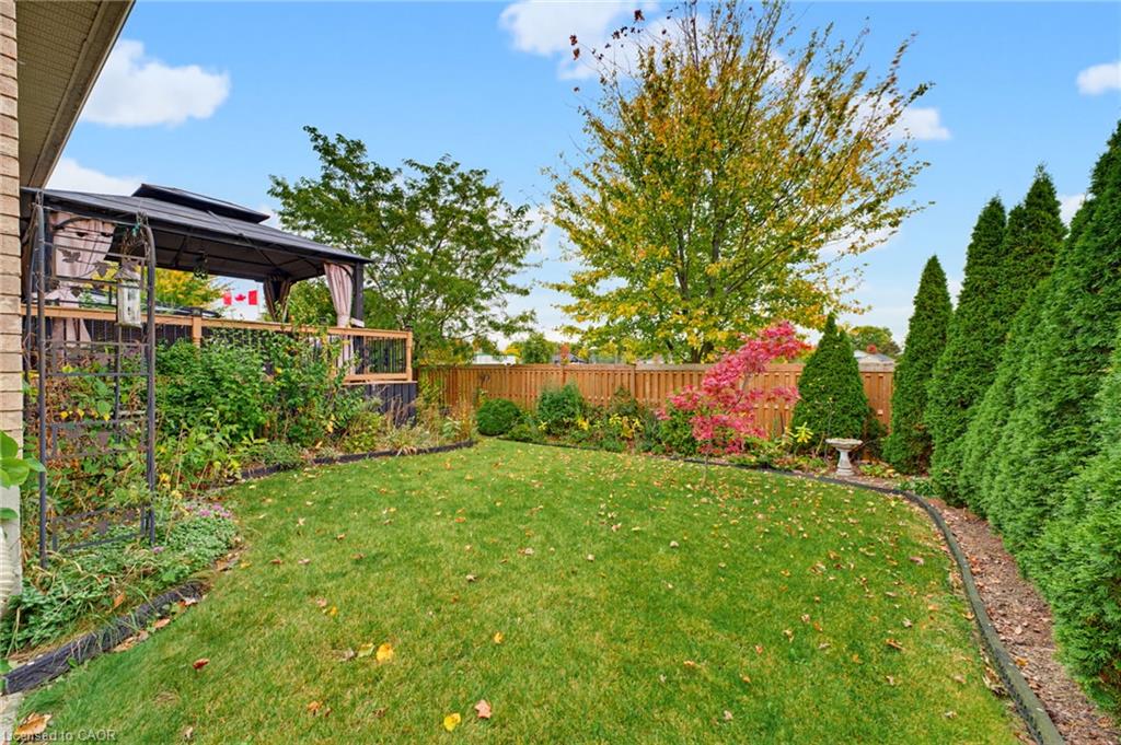 39 Oak Crescent Property Photo 34