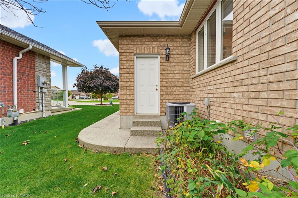 39 Oak Crescent Property Photo 37