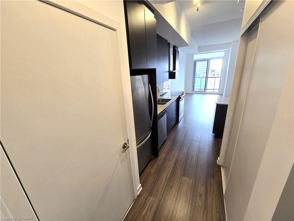 415-55 Duke Street W Property Photo 5
