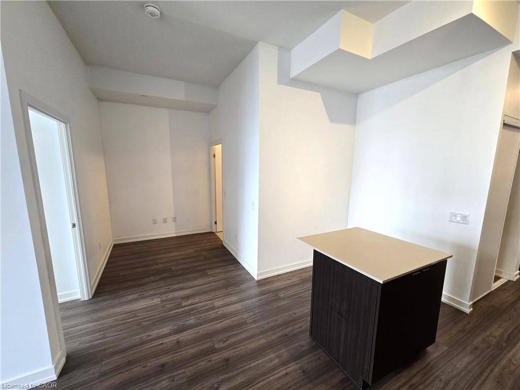 415-55 Duke Street W Property Photo 7