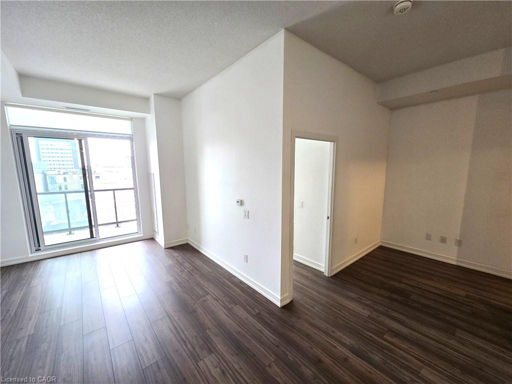 415-55 Duke Street W Property Photo 8