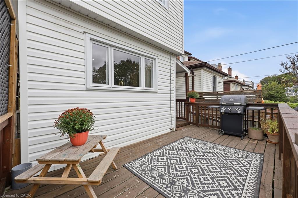 255 Ottawa Street S Property Photo 30