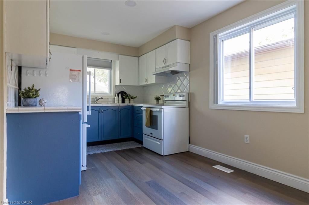 336 Jackson Street W Property Photo 14