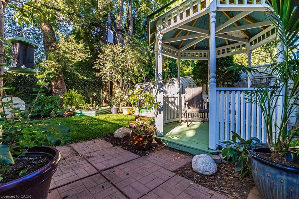 336 Jackson Street W Property Photo 45