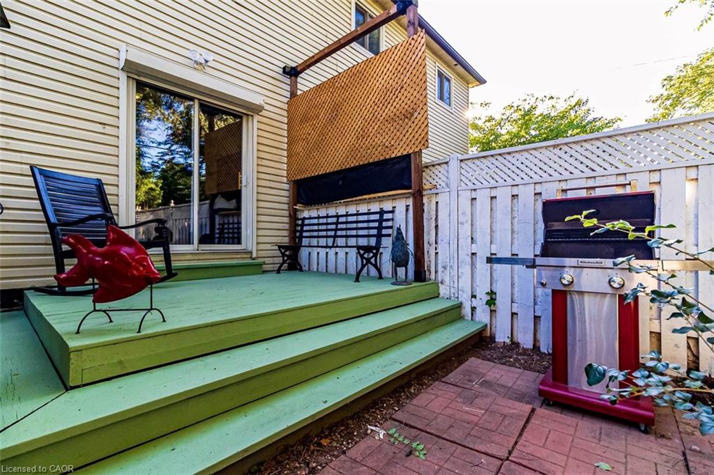 336 Jackson Street W Property Photo 46