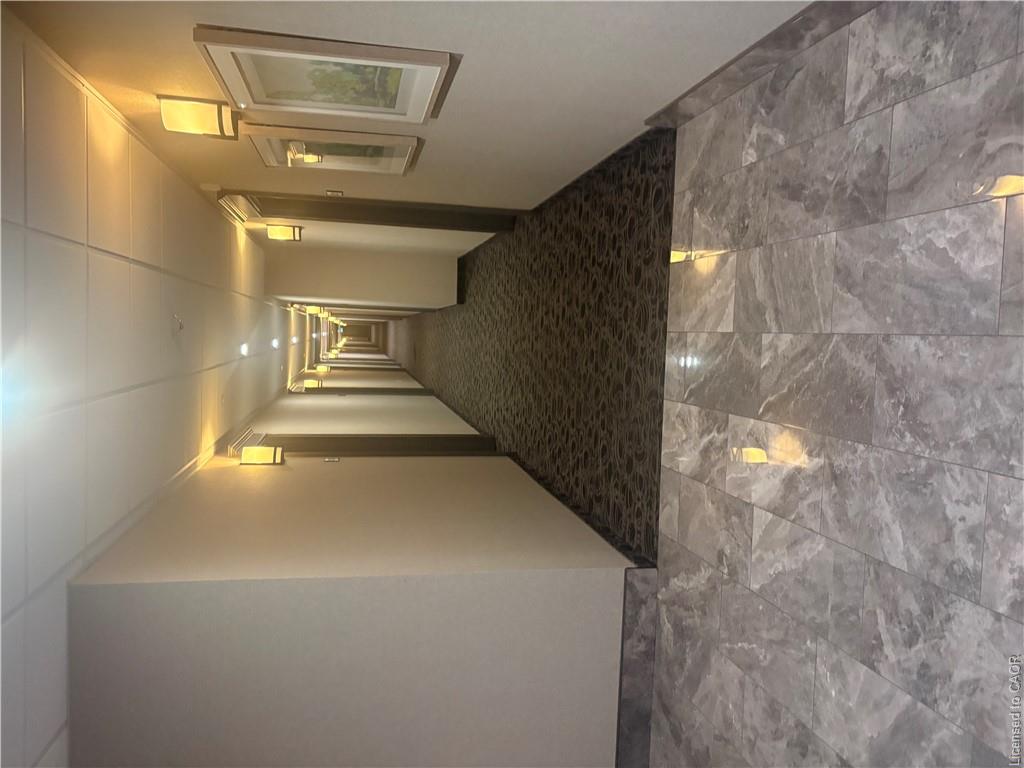 522-125 Shoreview Place Property Photo 4