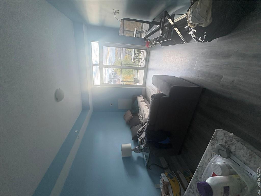 522-125 Shoreview Place Property Photo 6