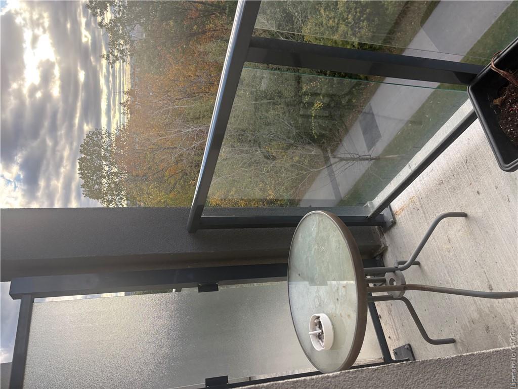 522-125 Shoreview Place Property Photo 12