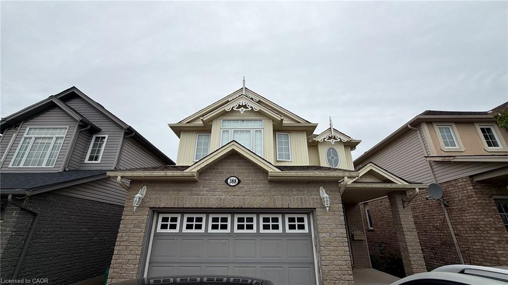 388 Thomas Slee Crescent Property Photo 1