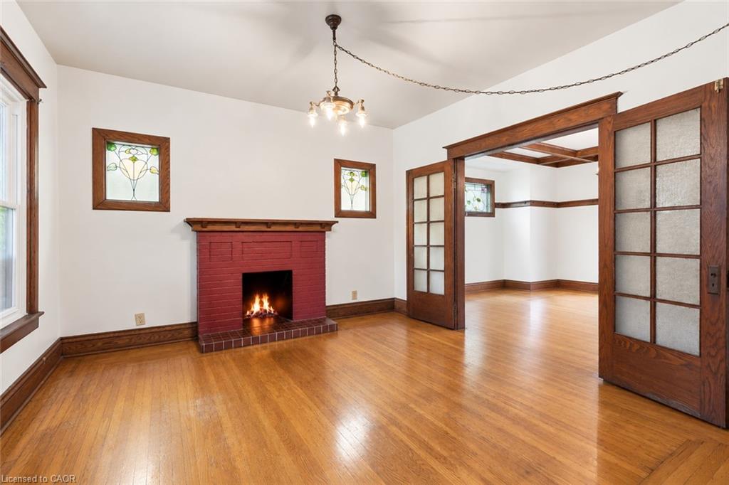 58 Connaught Avenue S Property Photo 6