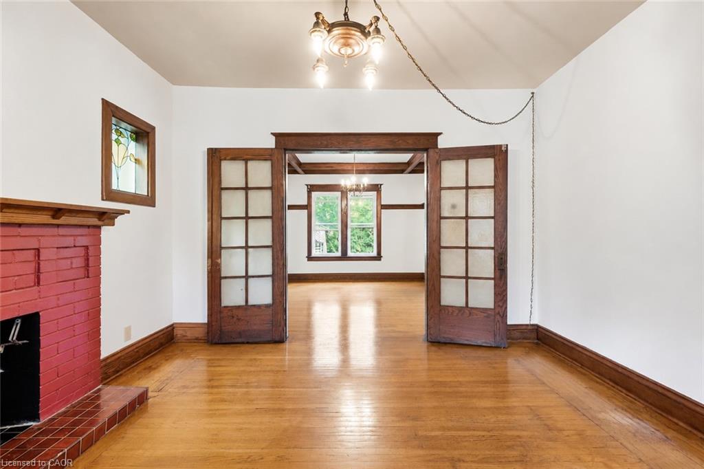 58 Connaught Avenue S Property Photo 7
