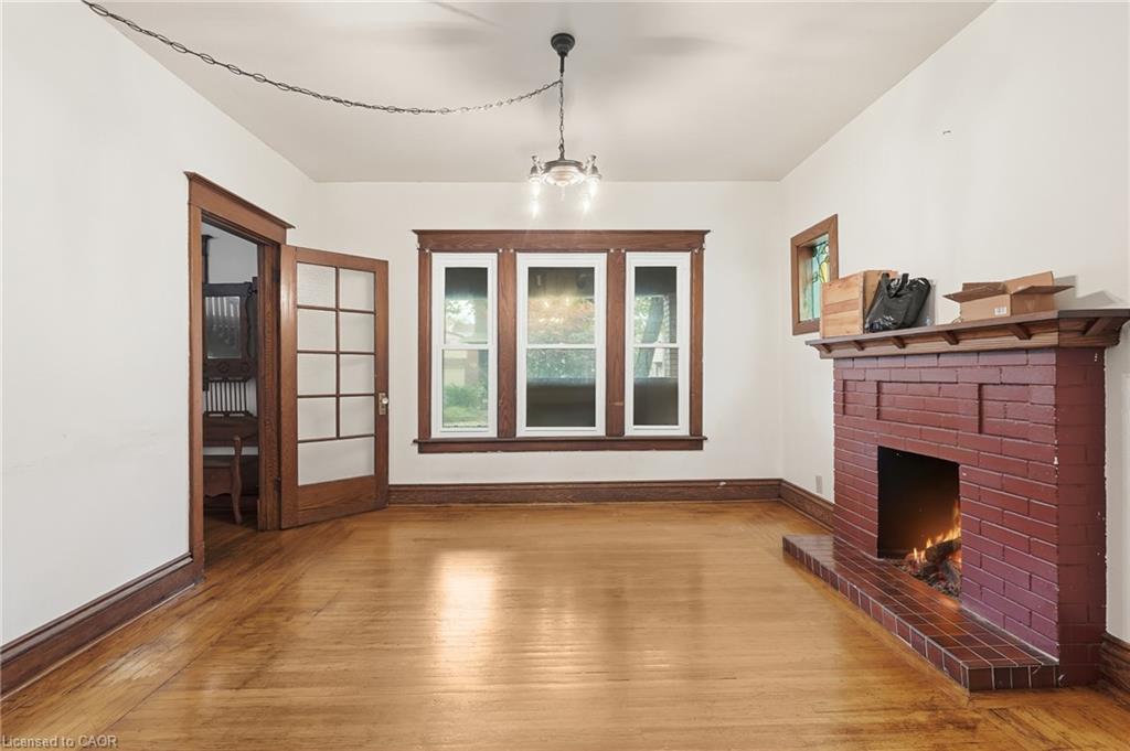 58 Connaught Avenue S Property Photo 9