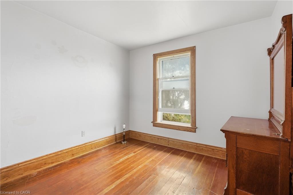 58 Connaught Avenue S Property Photo 20