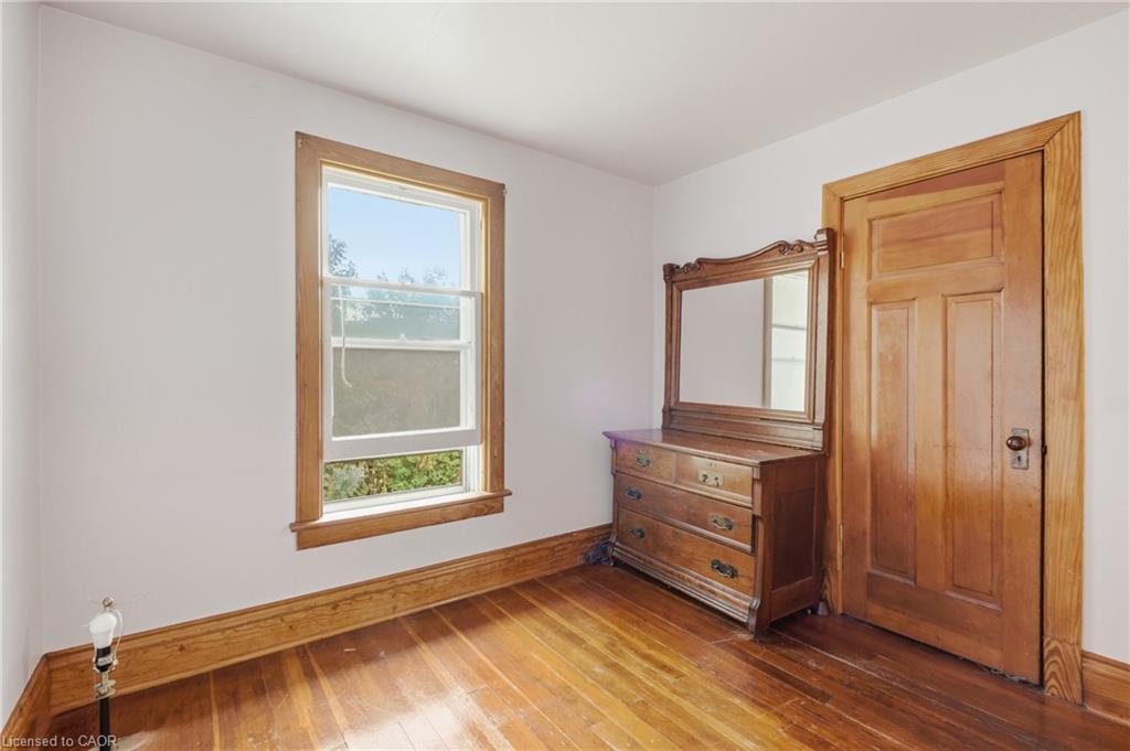 58 Connaught Avenue S Property Photo 21