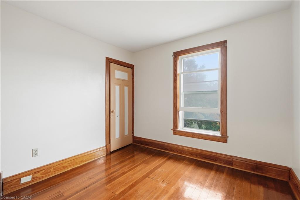 58 Connaught Avenue S Property Photo 28
