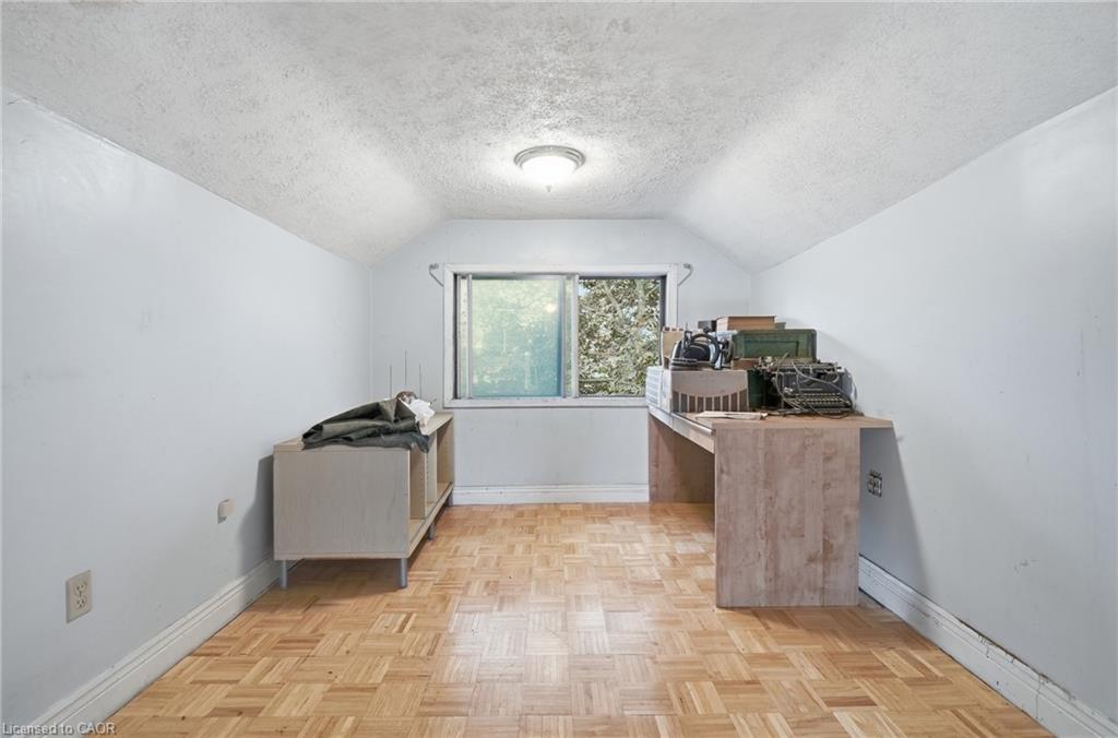 58 Connaught Avenue S Property Photo 33
