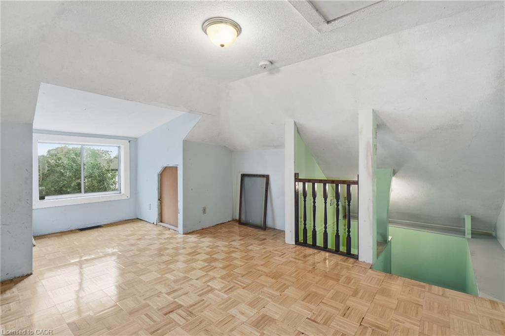 58 Connaught Avenue S Property Photo 36