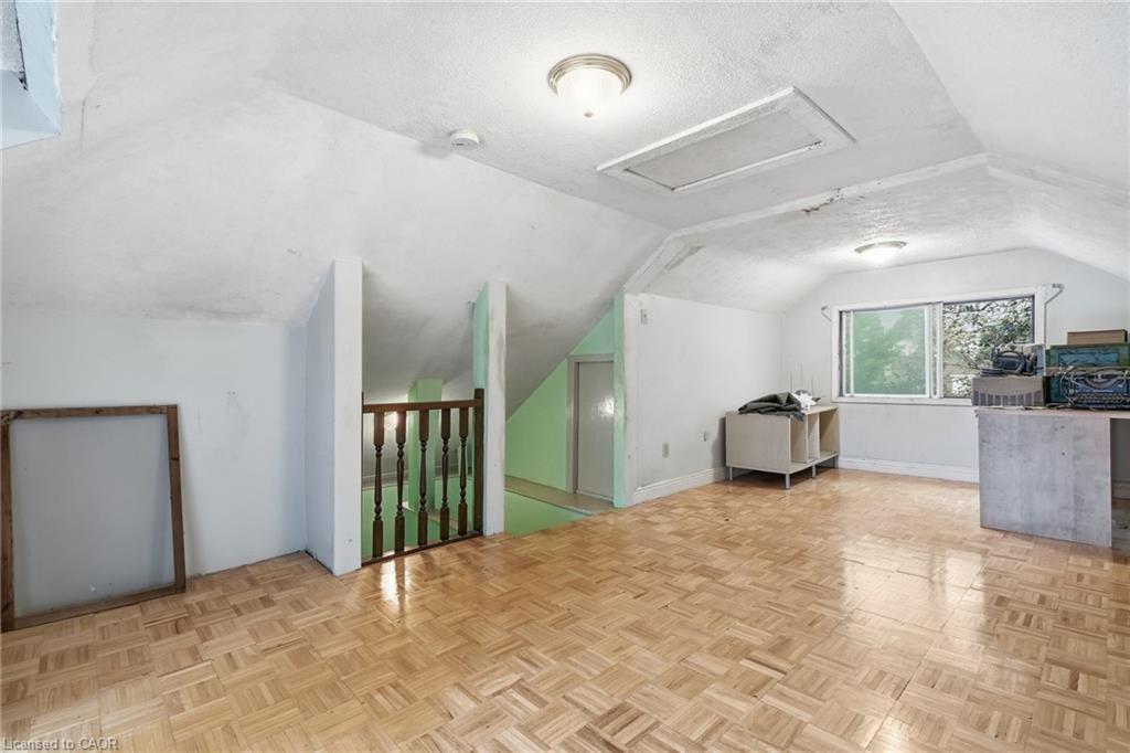 58 Connaught Avenue S Property Photo 37