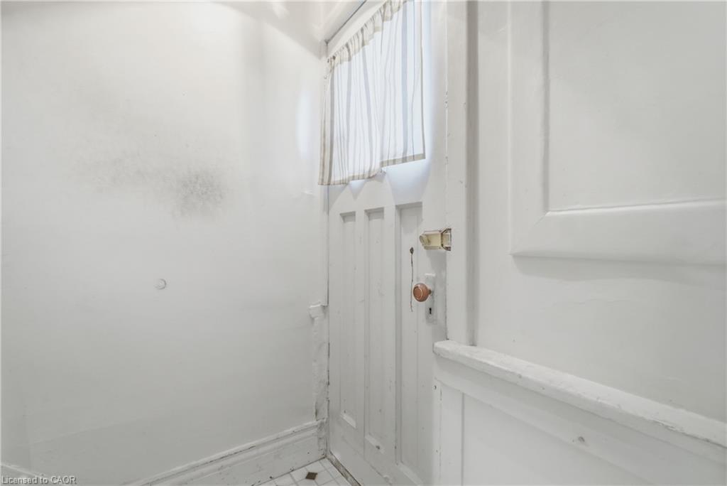 58 Connaught Avenue S Property Photo 38