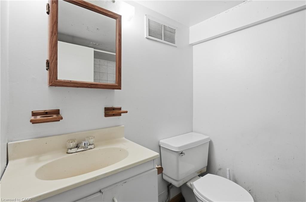 58 Connaught Avenue S Property Photo 39