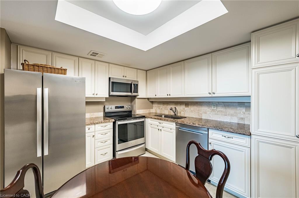 710-1240 Marlborough Court Property Photo 4