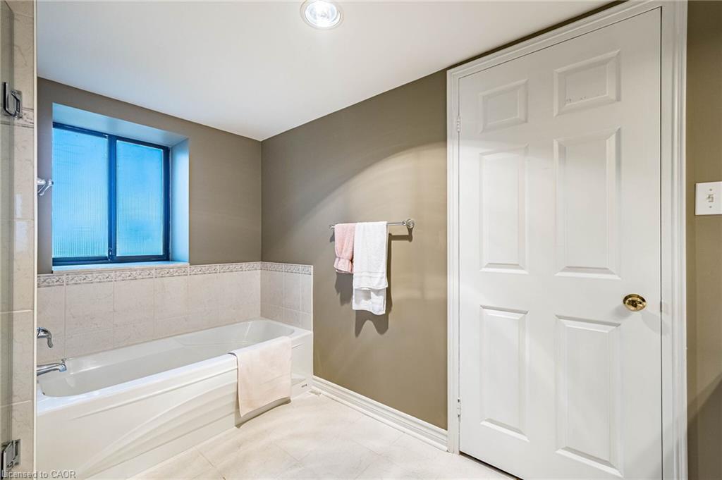 710-1240 Marlborough Court Property Photo 29