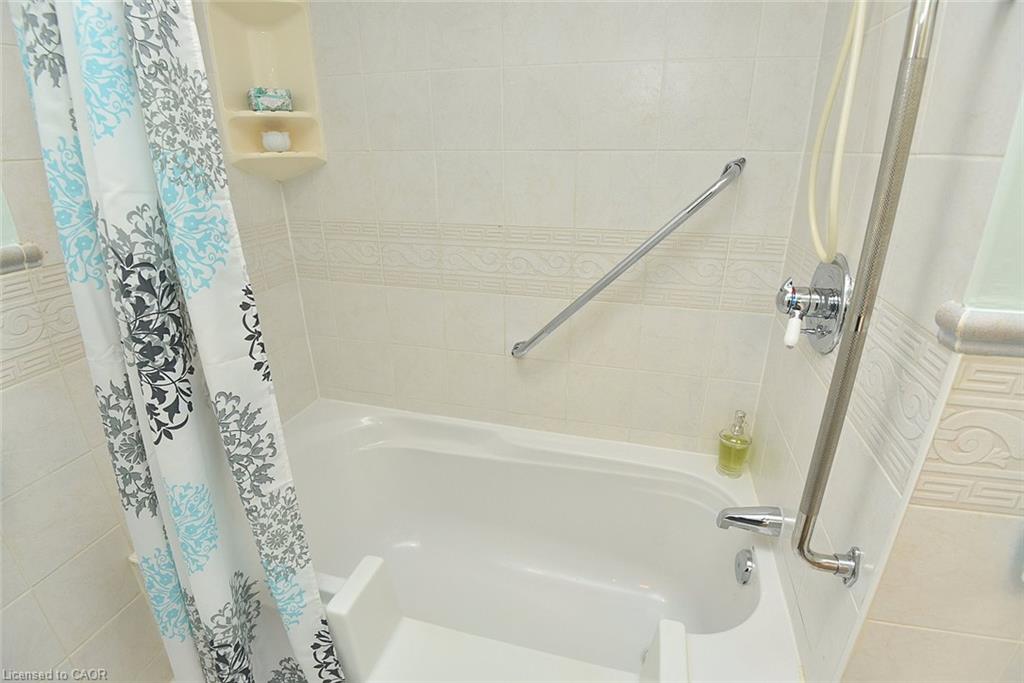 137 Fielding Crescent Property Photo 25