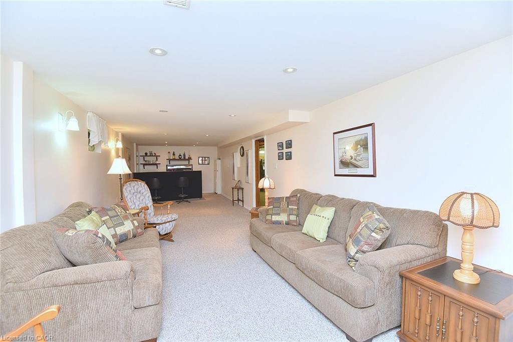 137 Fielding Crescent Property Photo 31