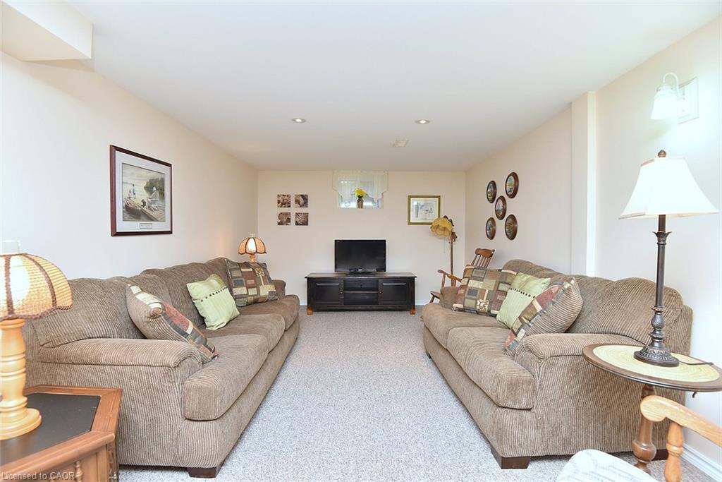 137 Fielding Crescent Property Photo 32