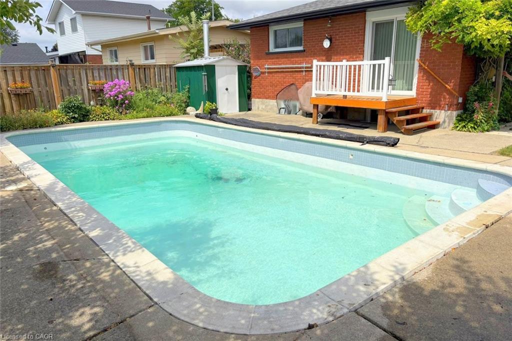 137 Fielding Crescent Property Photo 36
