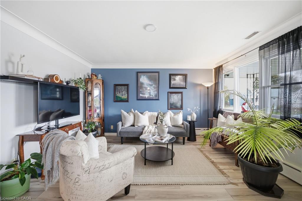64 Christmas Street Property Photo 3