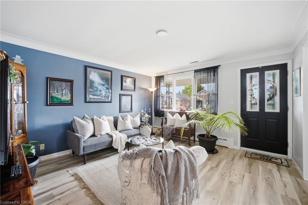 64 Christmas Street Property Photo 4