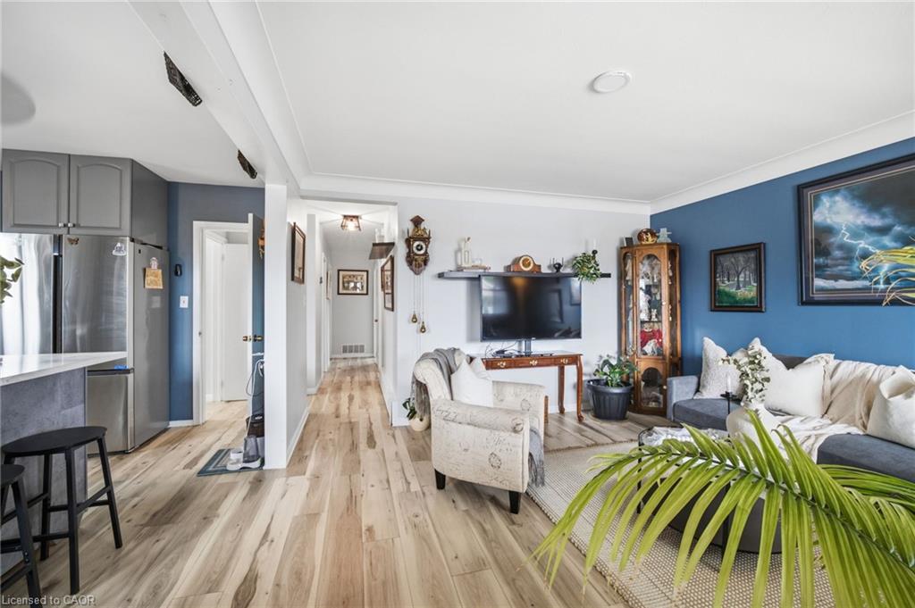 64 Christmas Street Property Photo 6