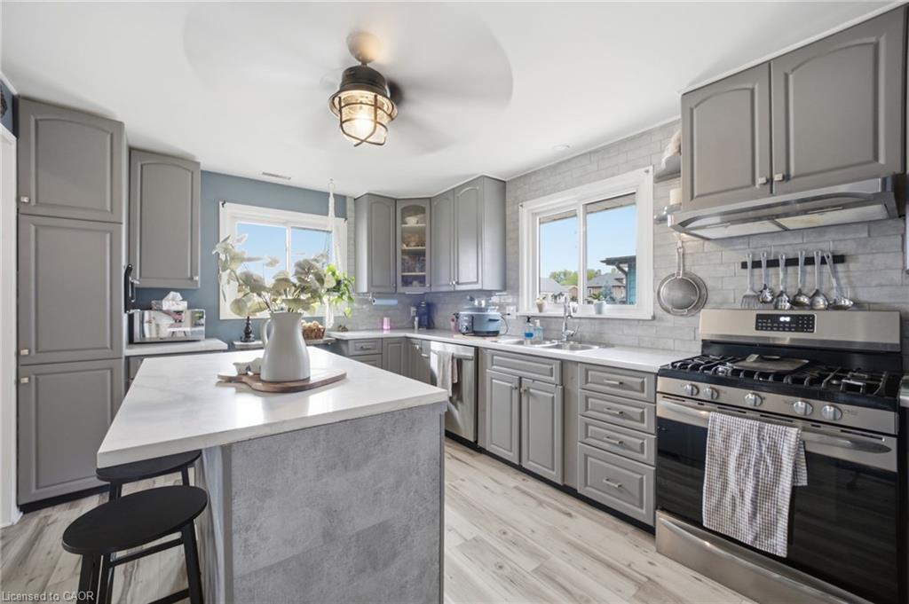 64 Christmas Street Property Photo 12