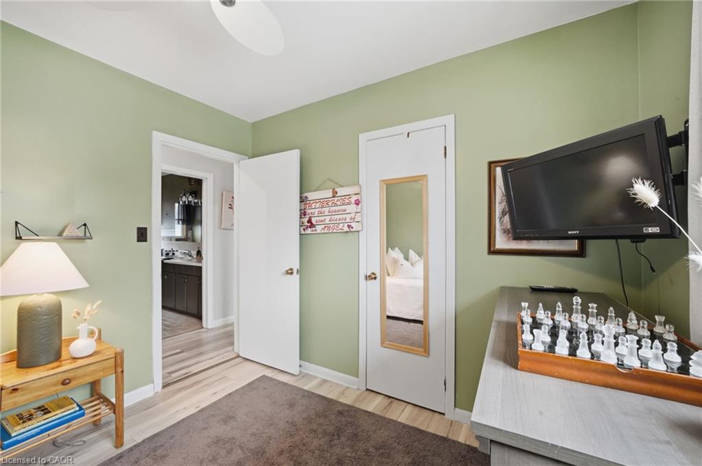 64 Christmas Street Property Photo 20