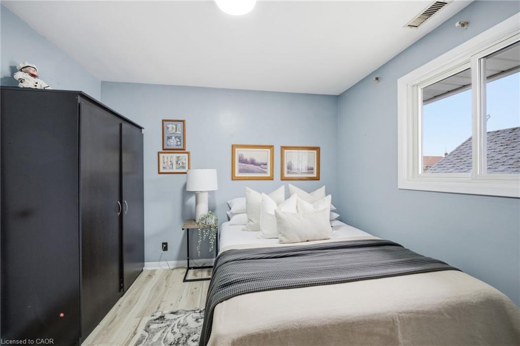 64 Christmas Street Property Photo 22