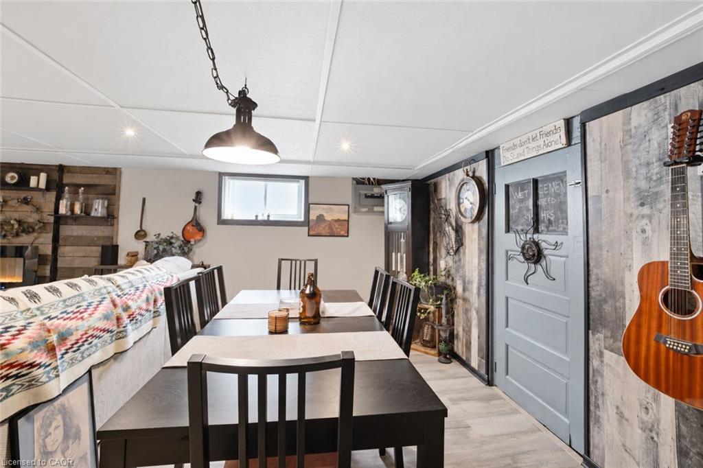 64 Christmas Street Property Photo 33