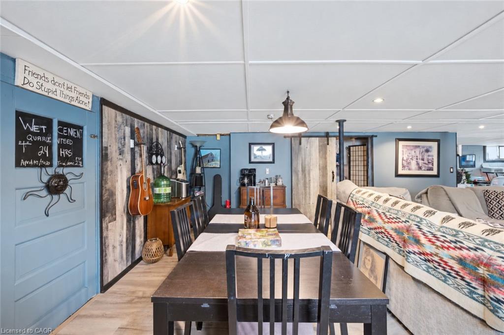 64 Christmas Street Property Photo 34