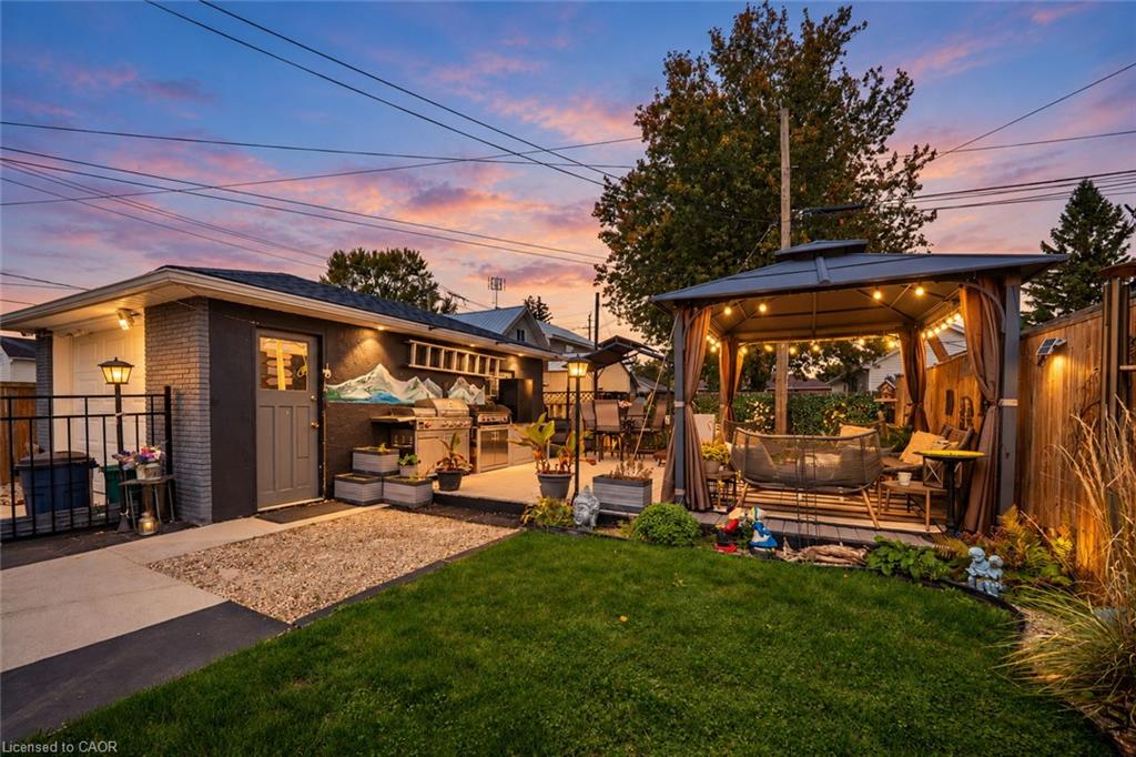 64 Christmas Street Property Photo 40