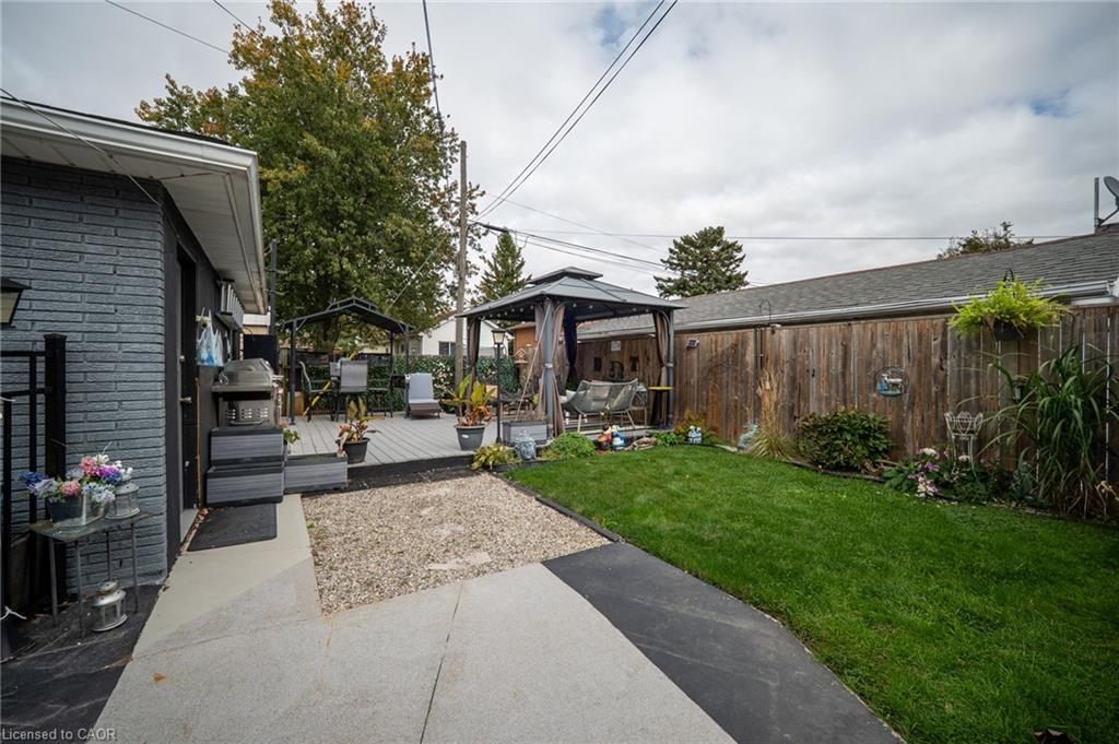 64 Christmas Street Property Photo 42