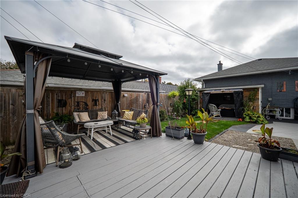64 Christmas Street Property Photo 43