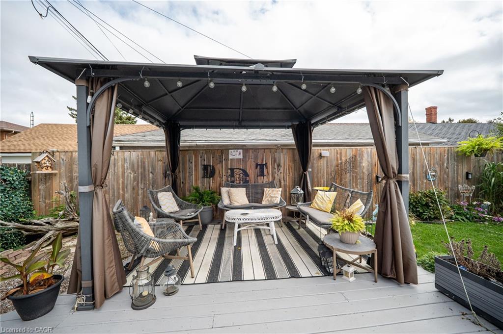 64 Christmas Street Property Photo 44
