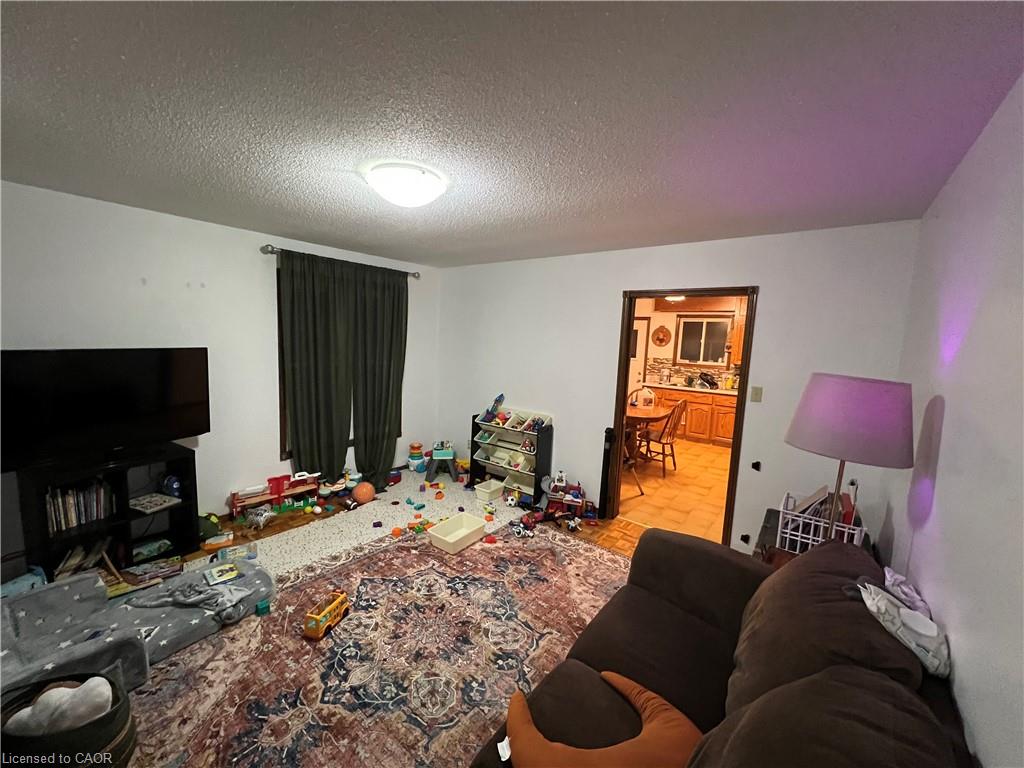 1834 Coronation Boulevard Property Photo 4