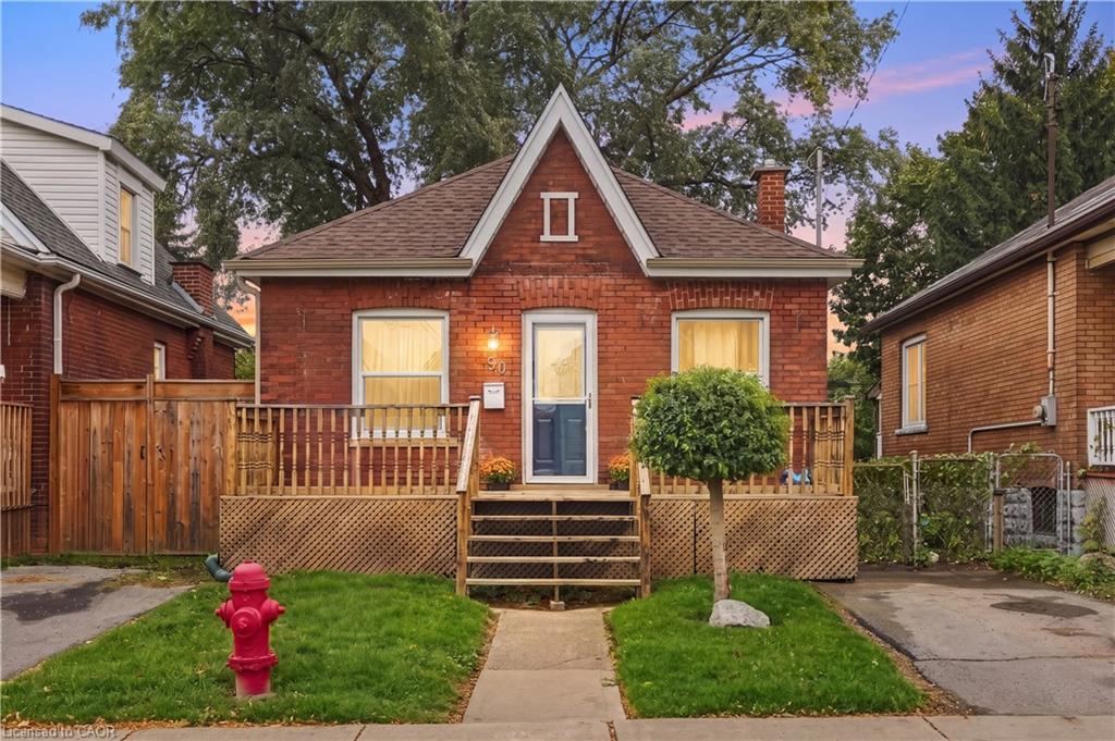90 London Street N Property Photo 1