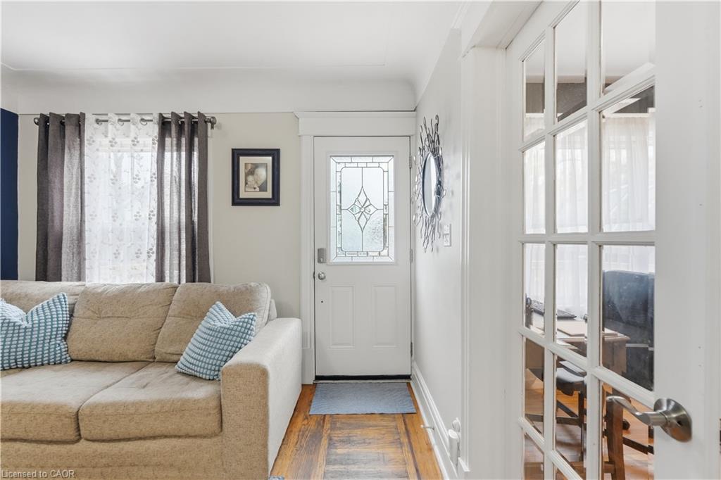 90 London Street N Property Photo 7