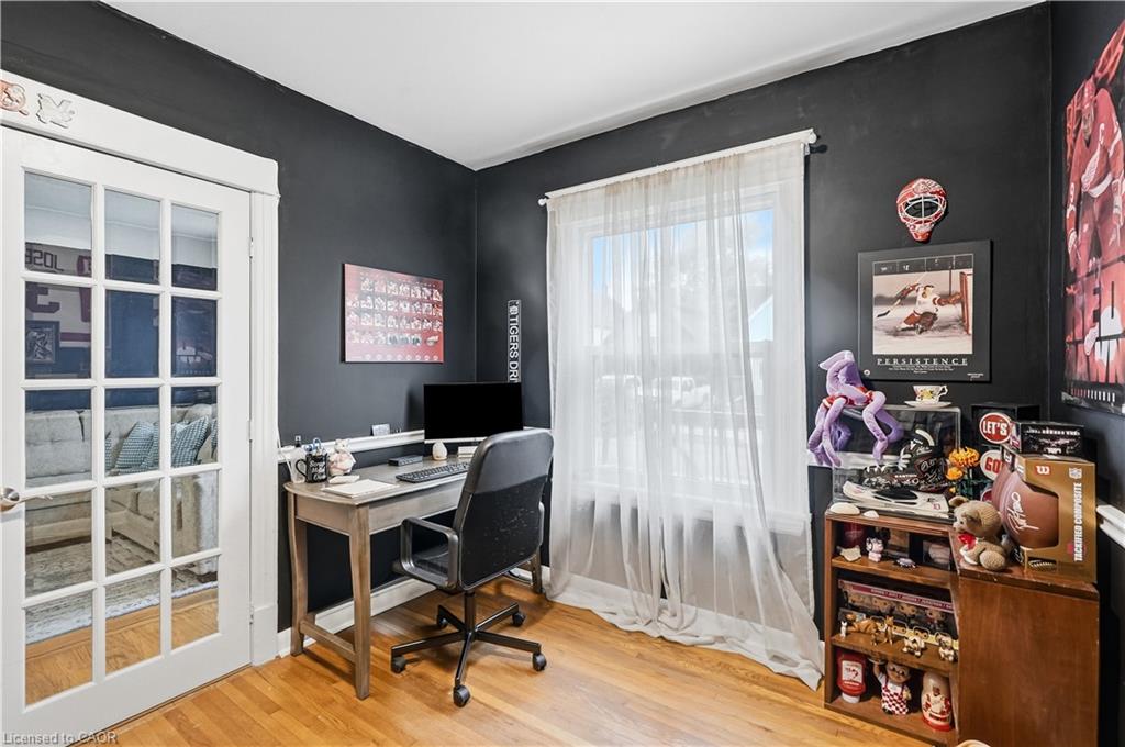 90 London Street N Property Photo 12